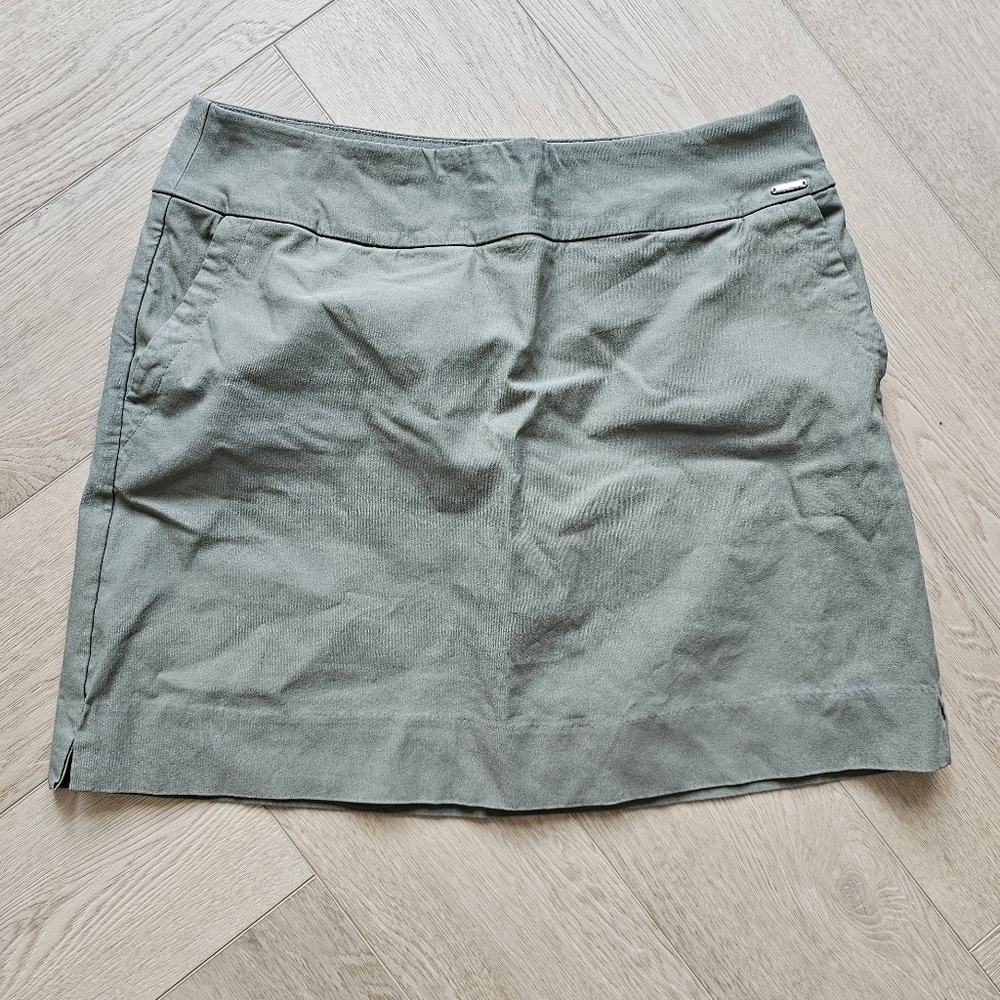 Green tennis skort